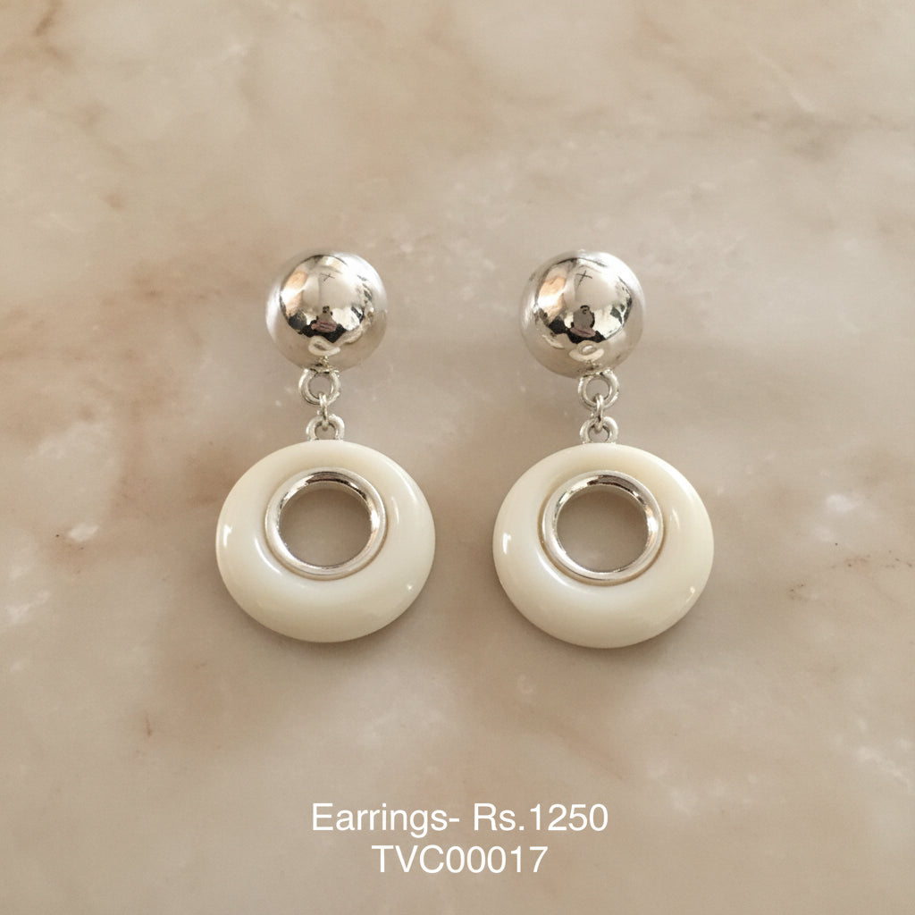 ER 17 Ivory Loop Earrings