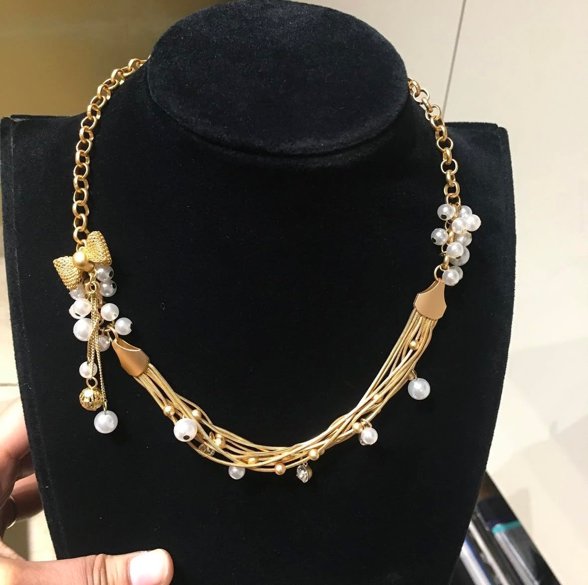 SN 44 Whimsical Champagne Cascade